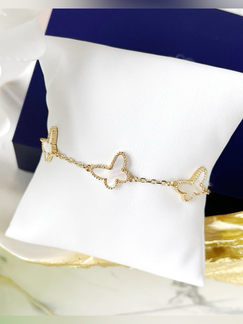 Park Lane PINK LILY Bracelet Sparkle Box For May 2026 Mother of Pearl NWT